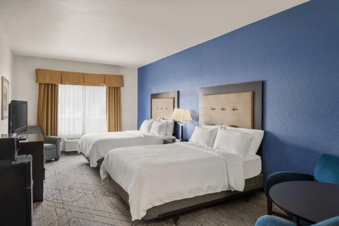 holiday inn express and suites new buffalo by ihg