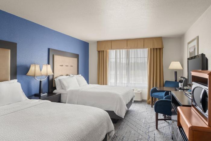 holiday inn express and suites new buffalo by ihg