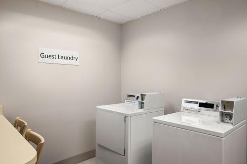 holiday inn express and suites new buffalo by ihg