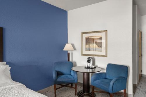 holiday inn express and suites new buffalo by ihg