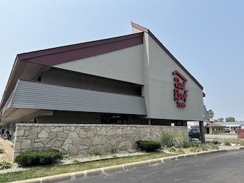red roof inn benton harbor st joseph