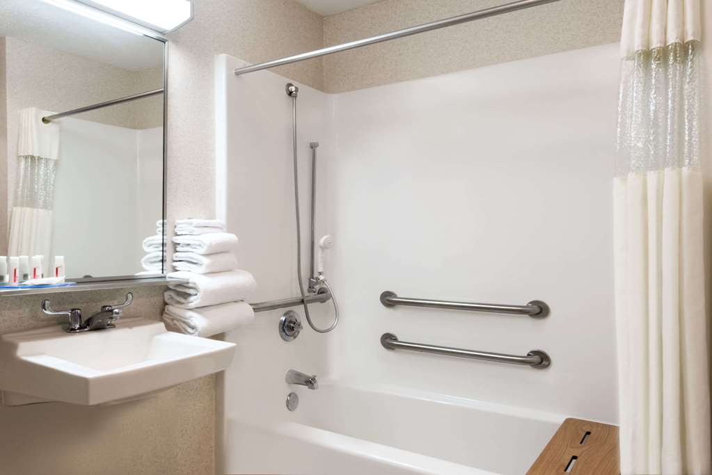 baymont by wyndham columbus rickenbacker