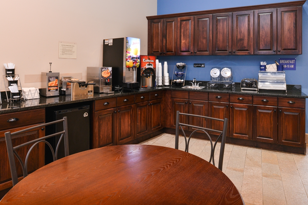 americas best value inn and suites st clairsville wheeling