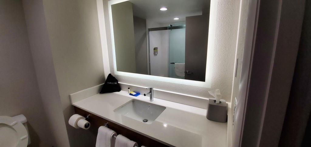 holiday inn express hotel and suites kinston by ihg