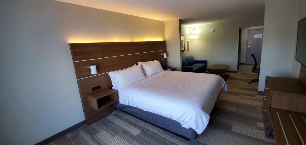 holiday inn express hotel and suites kinston by ihg