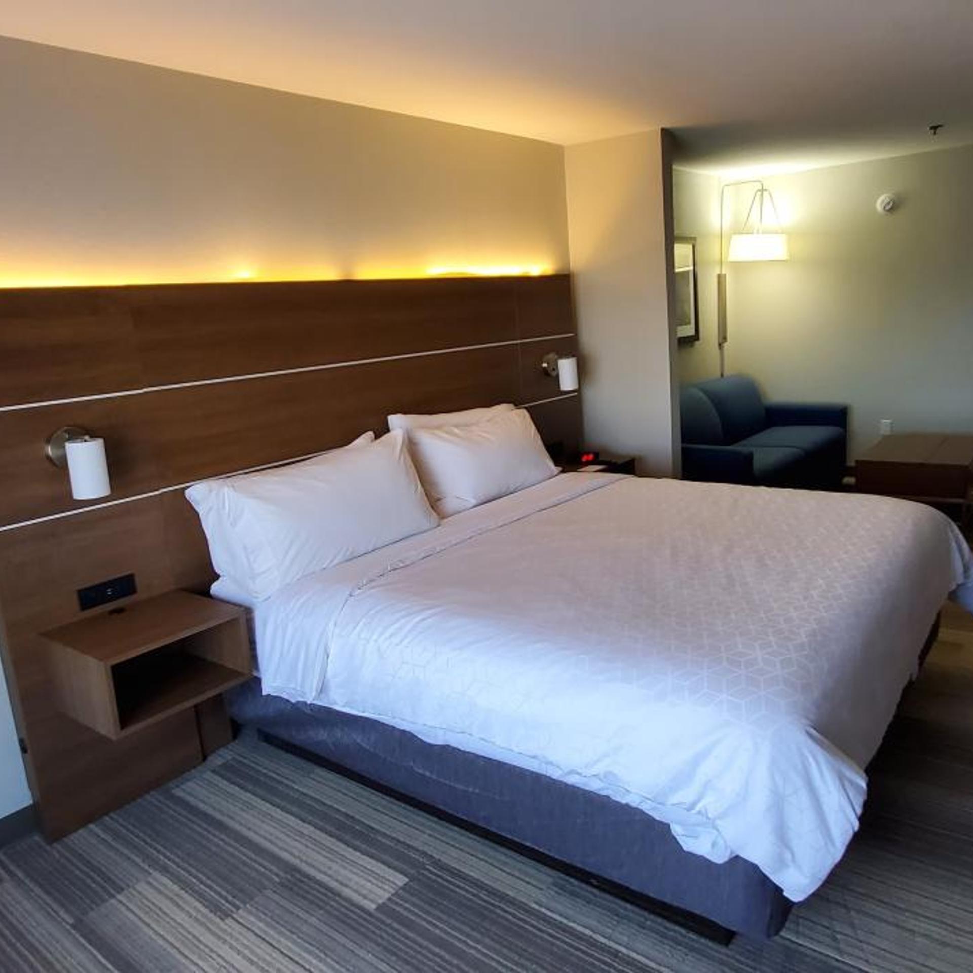 holiday inn express hotel and suites kinston by ihg