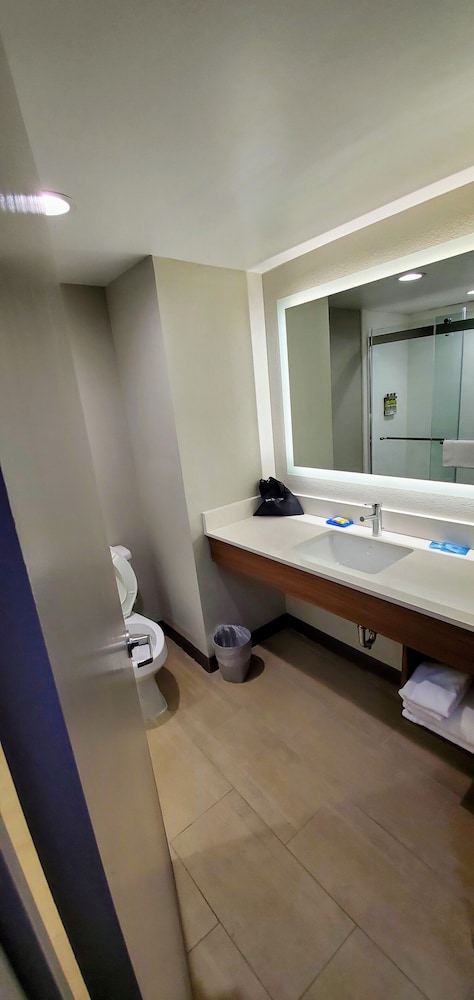 holiday inn express hotel and suites kinston by ihg