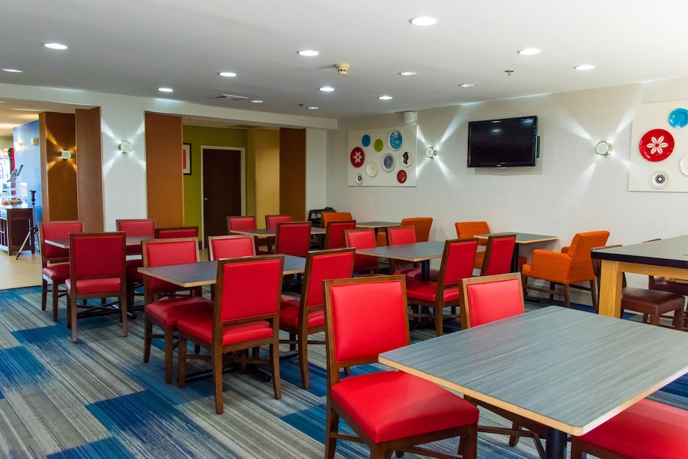 holiday inn express hotel and suites kinston by ihg
