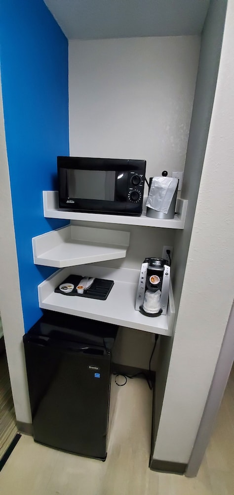 holiday inn express hotel and suites kinston by ihg