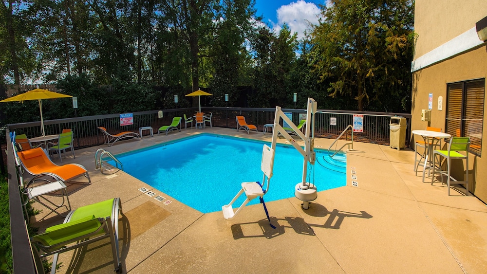 holiday inn express hotel and suites kinston by ihg