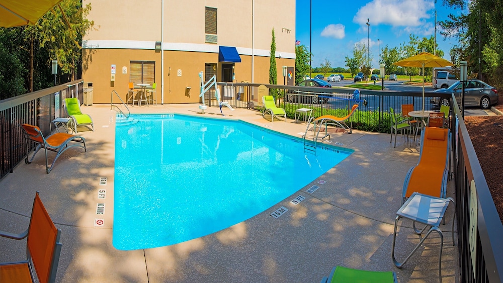 holiday inn express hotel and suites kinston by ihg