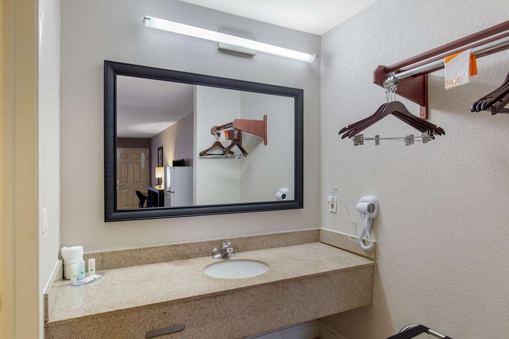 quality inn and suites port arthur nederland