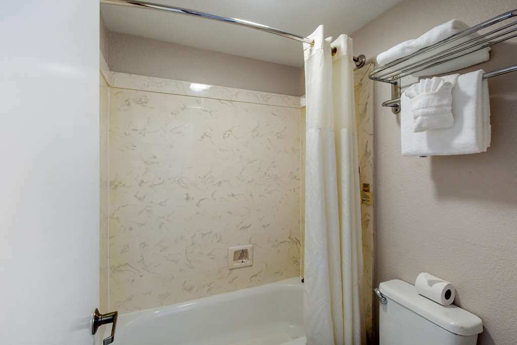 quality inn and suites port arthur nederland