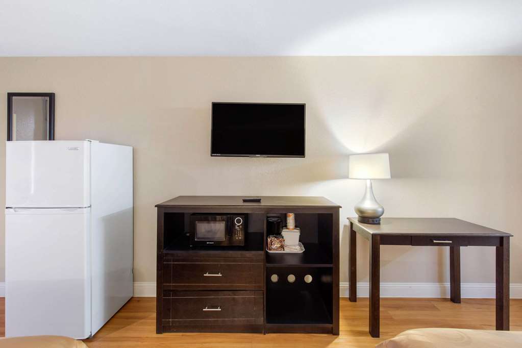 quality inn and suites port arthur nederland