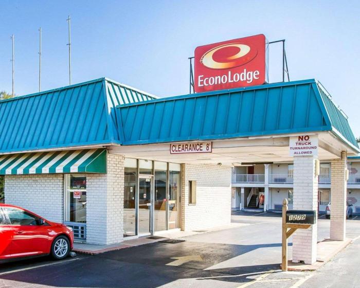 econo lodge mc donough