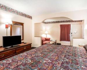 econo lodge mc donough