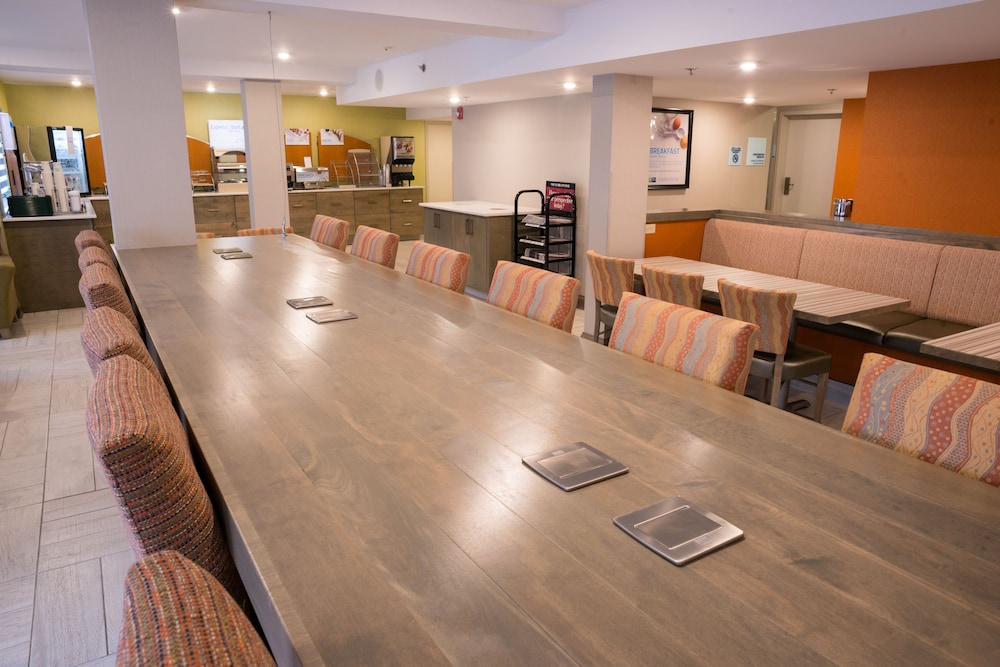 holiday inn express and suites fredericton by ihg