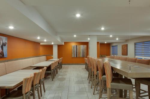 holiday inn express and suites fredericton by ihg