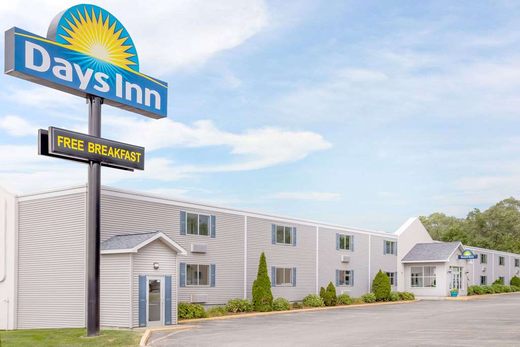 days inn by wyndham cedar falls university plaza