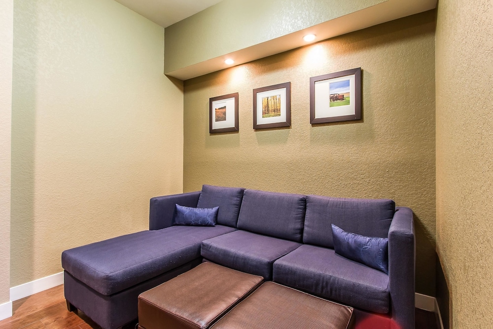 comfort suites mattoon