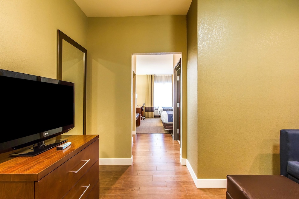 comfort suites mattoon