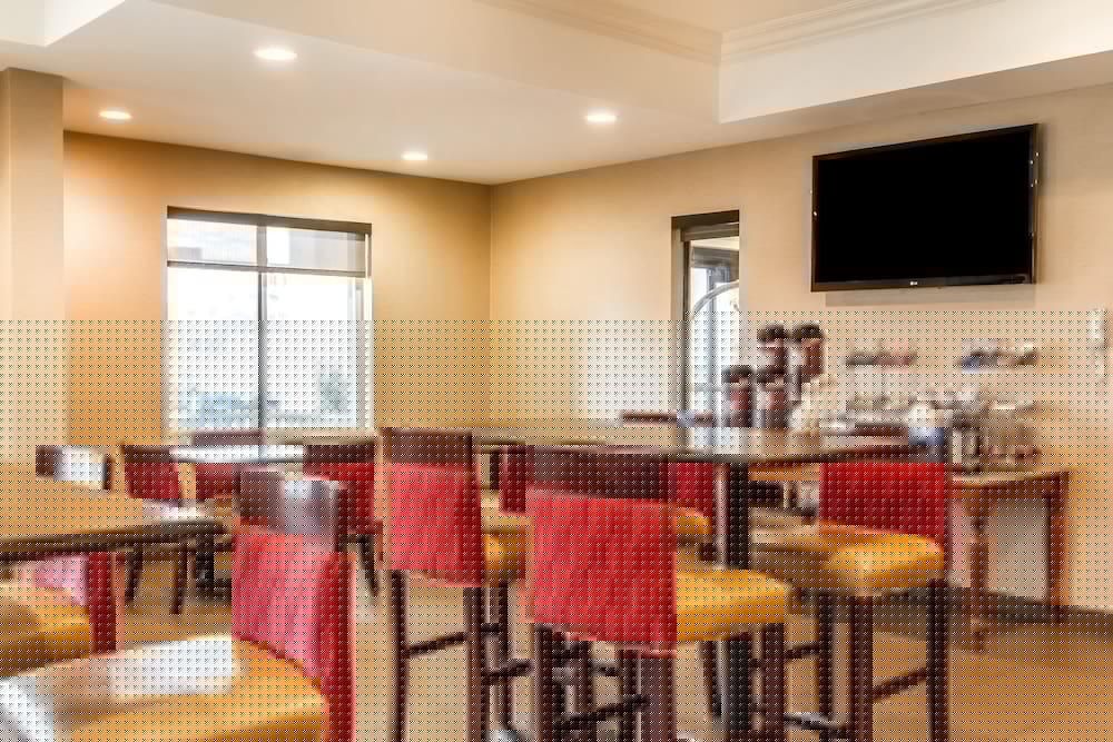 comfort suites mattoon