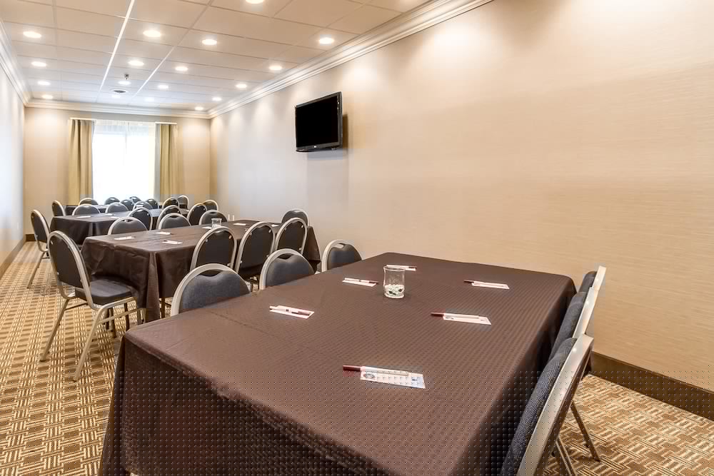 comfort suites mattoon