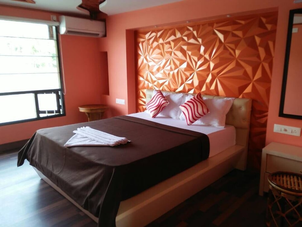 tulsi kayal retreat