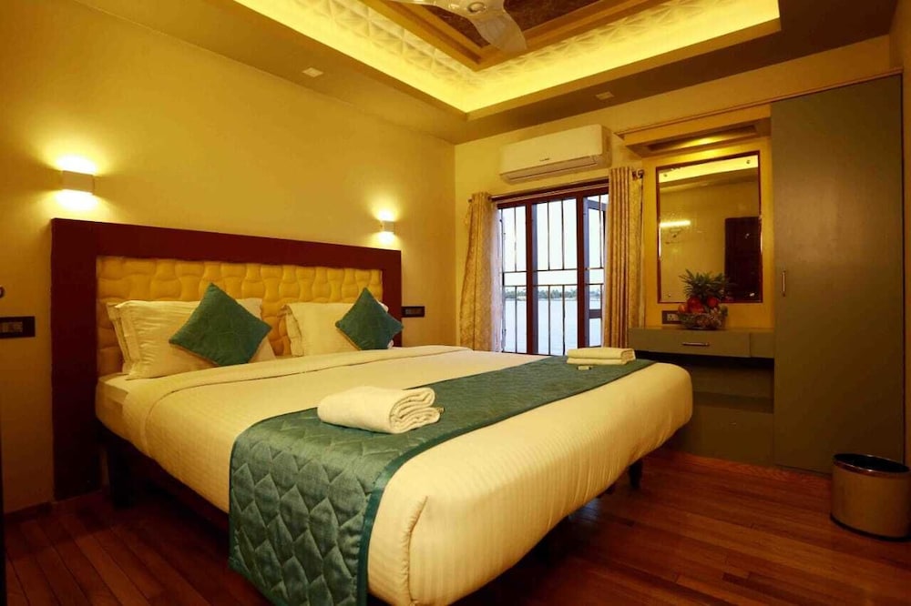 tulsi kayal retreat