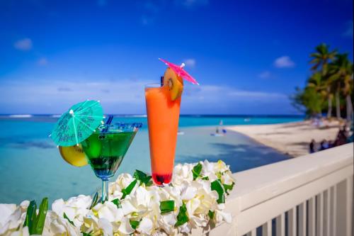 the rarotongan beach resort and lagoonarium