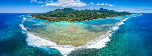 the rarotongan beach resort and lagoonarium