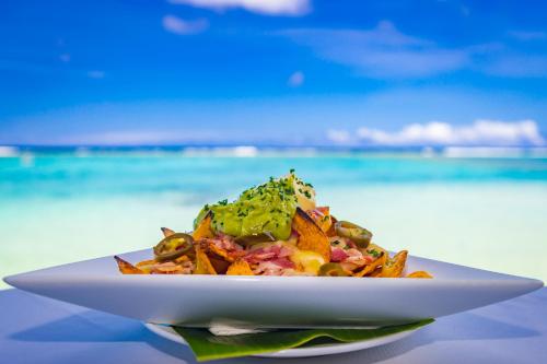 the rarotongan beach resort and lagoonarium