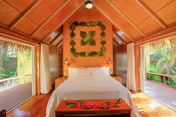 the rarotongan beach resort and lagoonarium