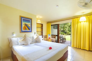 the rarotongan beach resort and lagoonarium