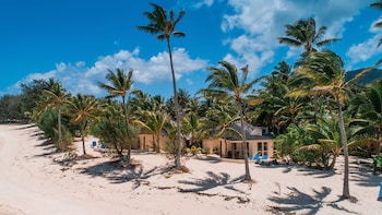 the rarotongan beach resort and lagoonarium