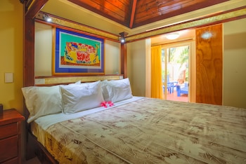 the rarotongan beach resort and lagoonarium