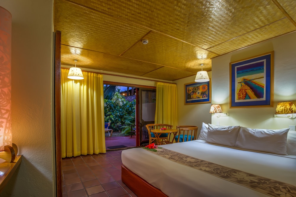 the rarotongan beach resort and lagoonarium