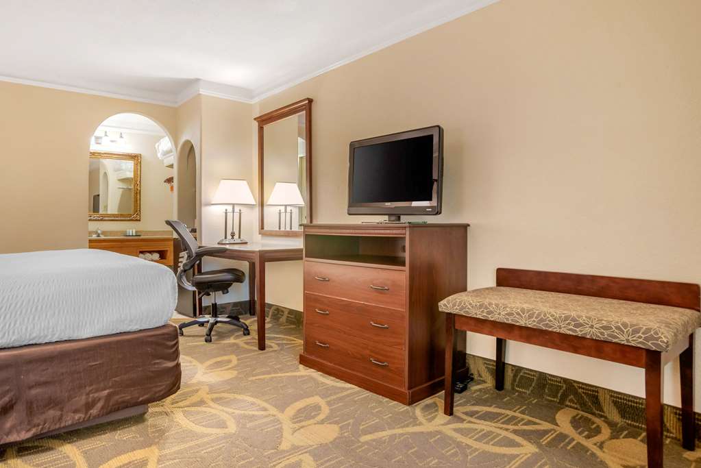 clarion inn and conference center