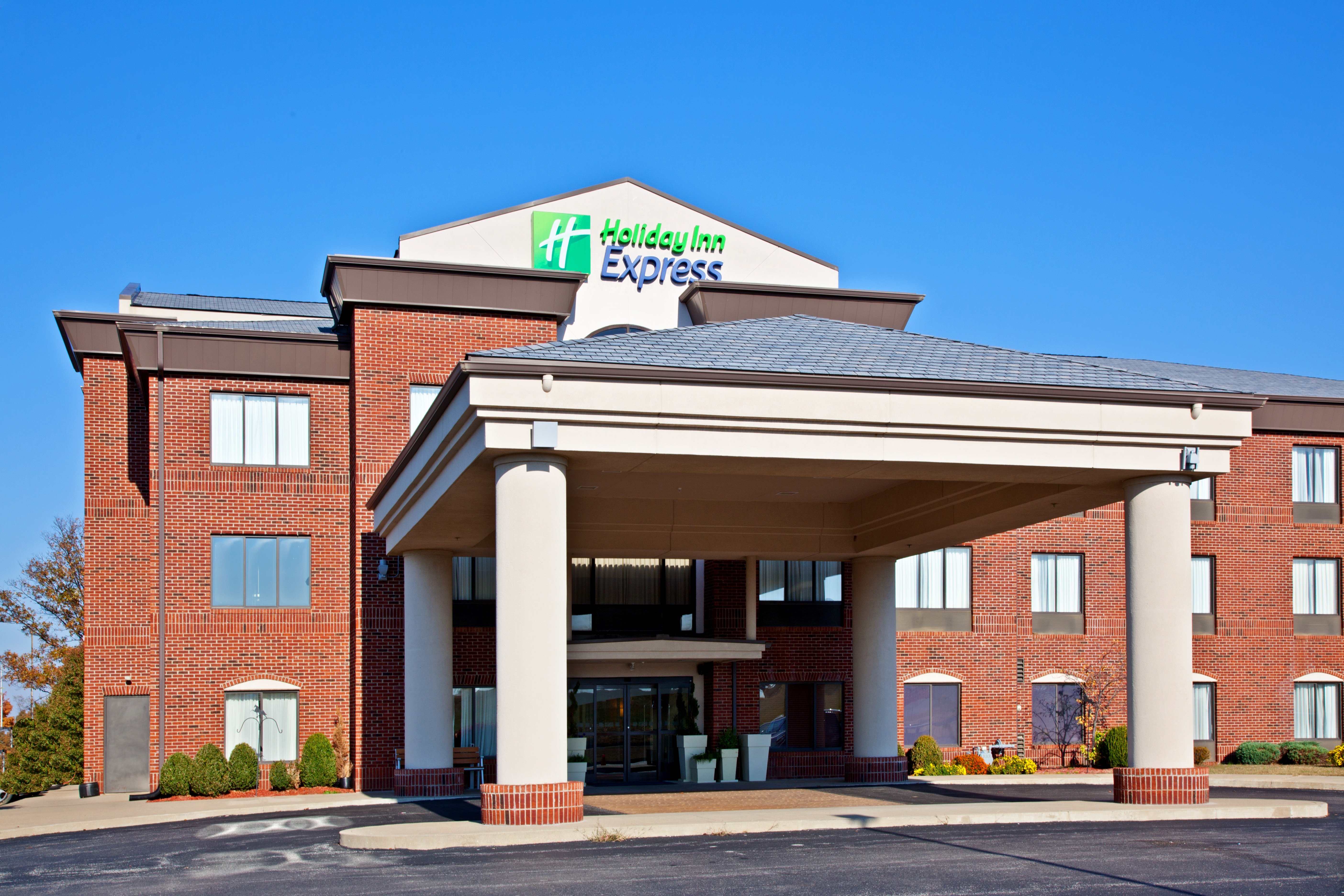 holiday inn express and suites shelbyville by ihg