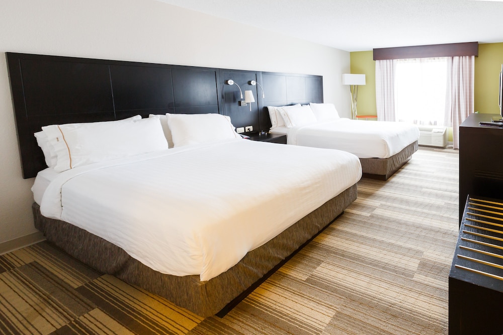 holiday inn express and suites shelbyville by ihg