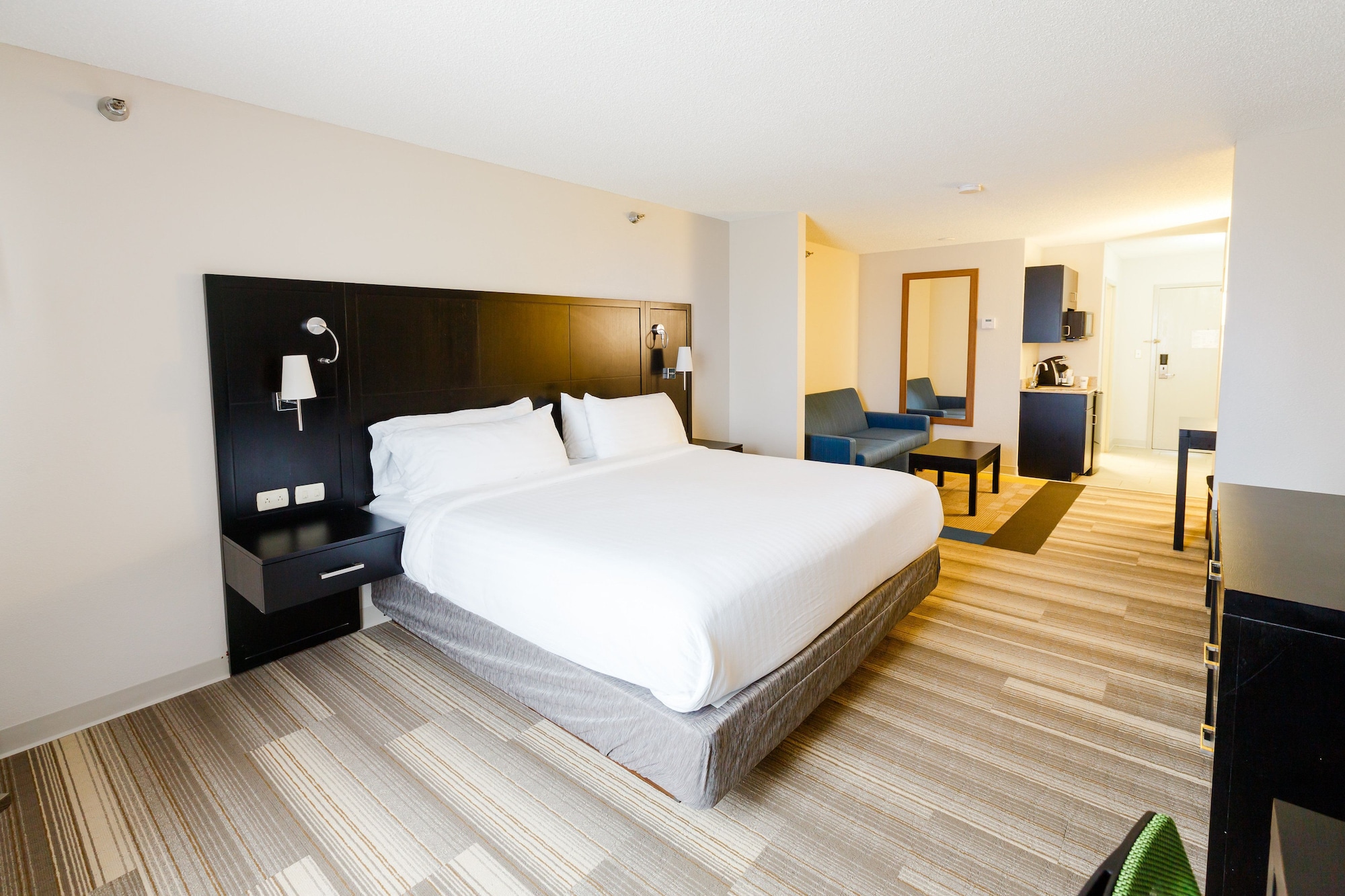 holiday inn express and suites shelbyville by ihg