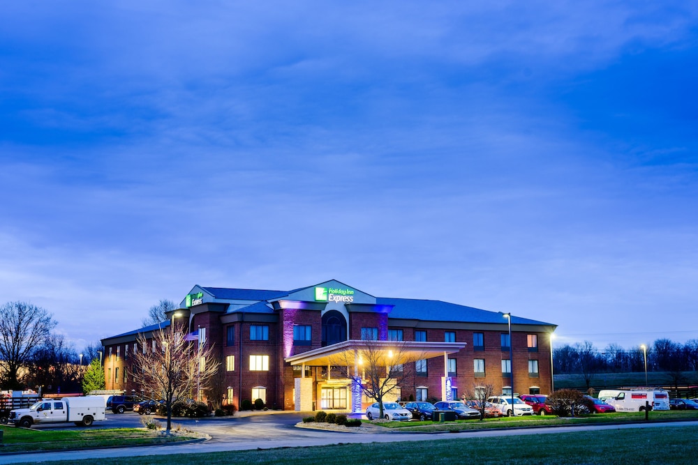 holiday inn express and suites shelbyville by ihg