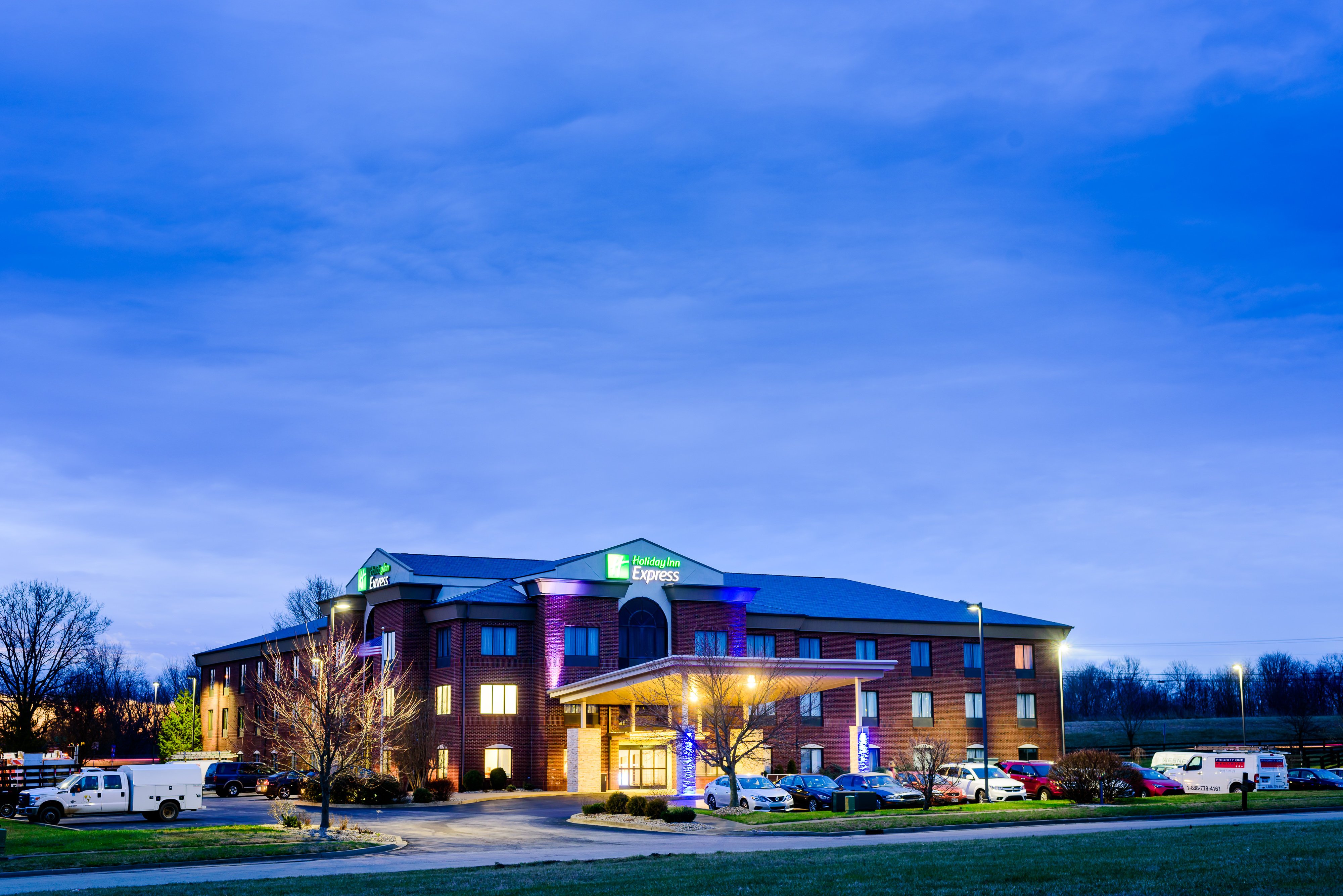 holiday inn express and suites shelbyville by ihg