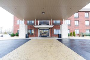 holiday inn express and suites shelbyville by ihg