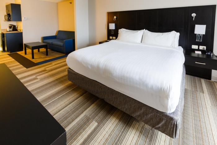 holiday inn express and suites shelbyville by ihg