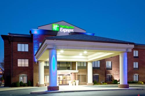 holiday inn express and suites shelbyville by ihg