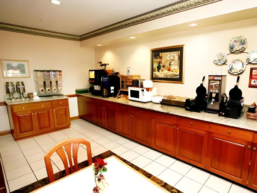 country inn and suites by radisson louisville south ky