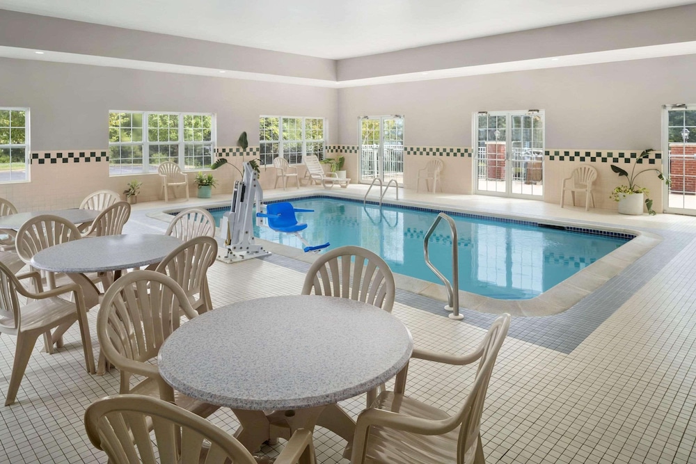 country inn and suites by radisson louisville south ky
