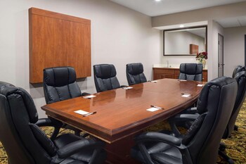 Country Inn & Suites By Radisson, Louisville South, Ky,Fort Knox>>Bullitt County,2 star