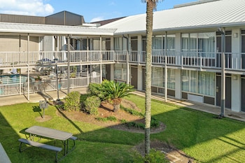 plantation inn of houma